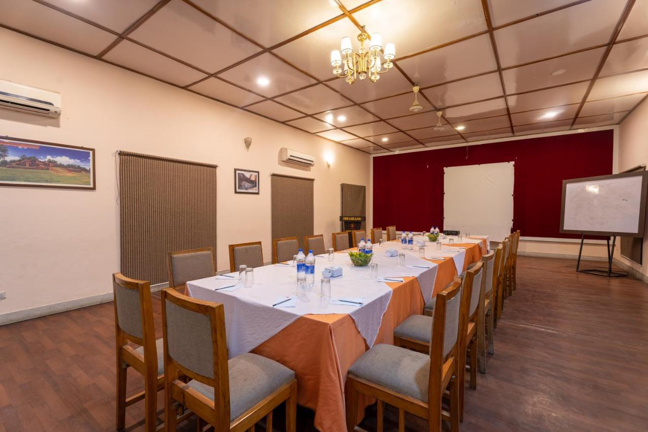 Dreamland Gold Resort & Hotel Bhairāhawā Eksteriør billede