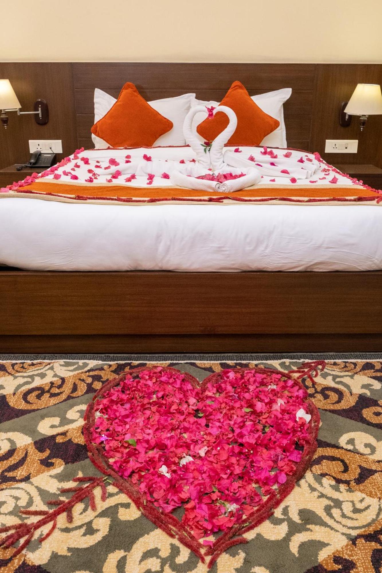 Dreamland Gold Resort & Hotel Bhairāhawā Eksteriør billede