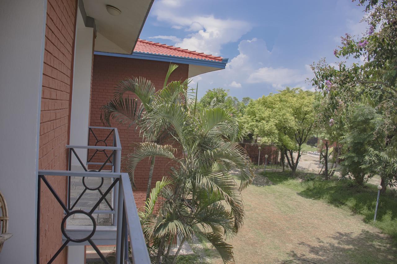 Dreamland Gold Resort & Hotel Bhairāhawā Eksteriør billede